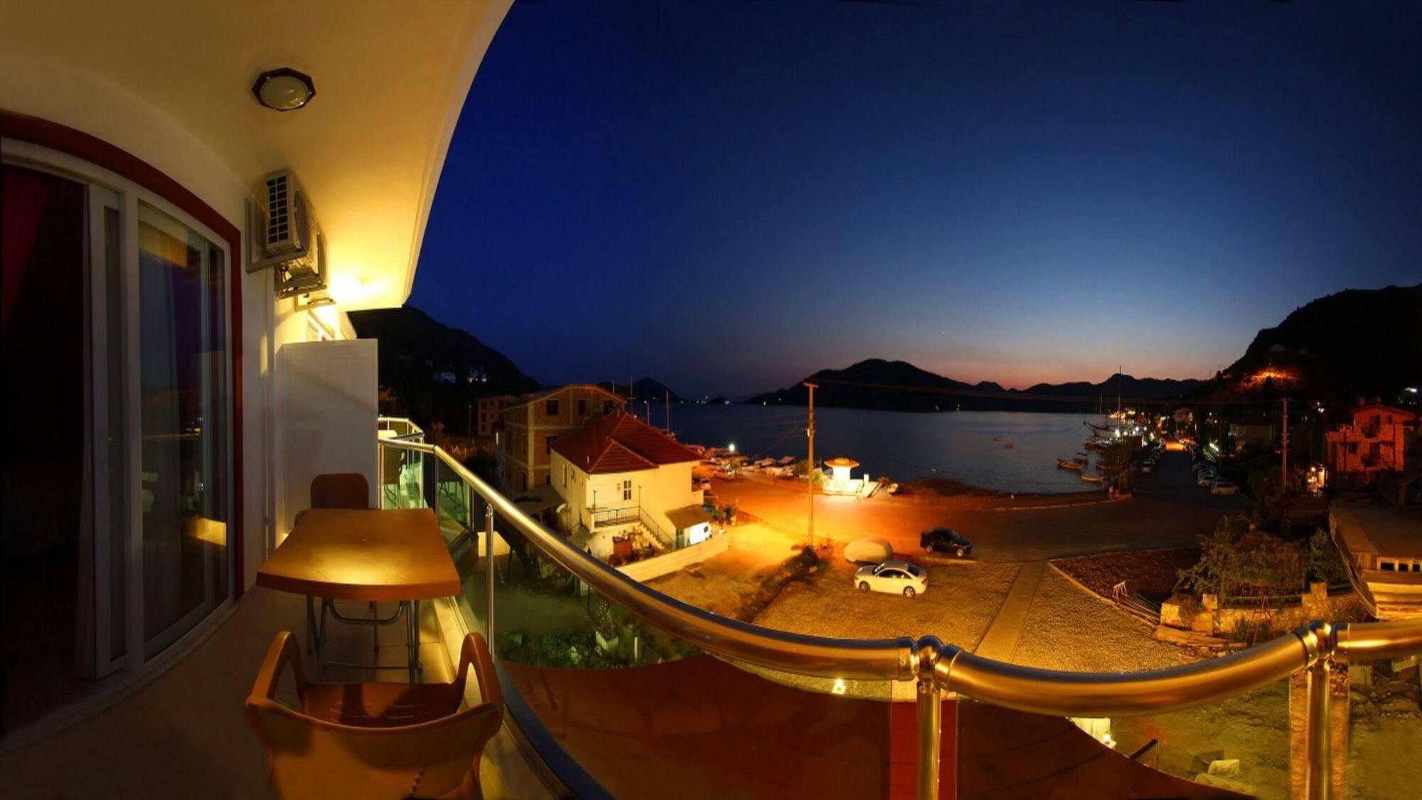 Hotel Defne Lorina 2*