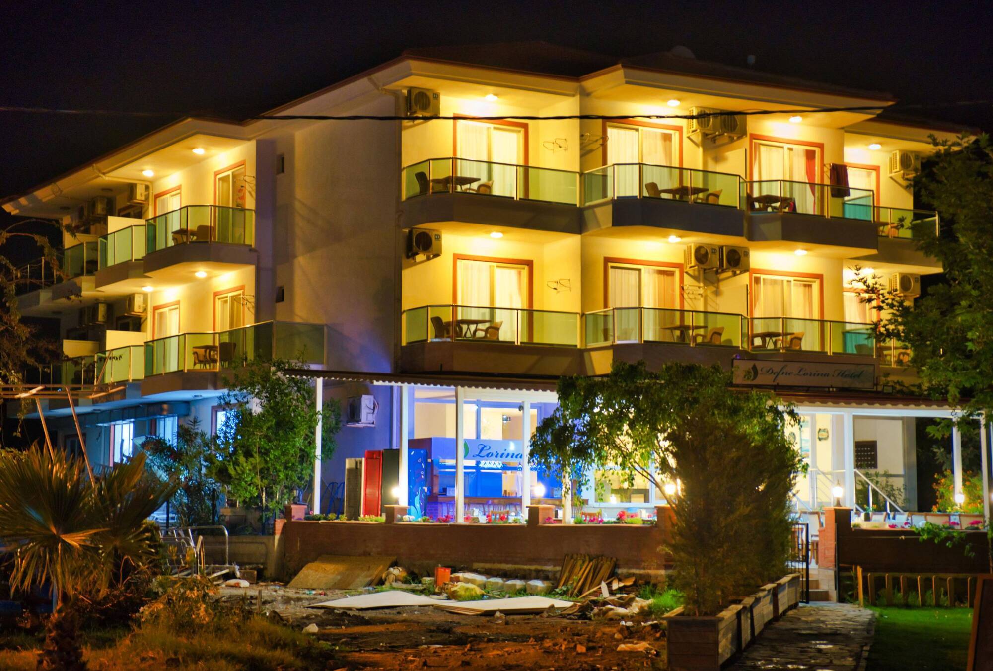 Defne Lorina Hotel 2*