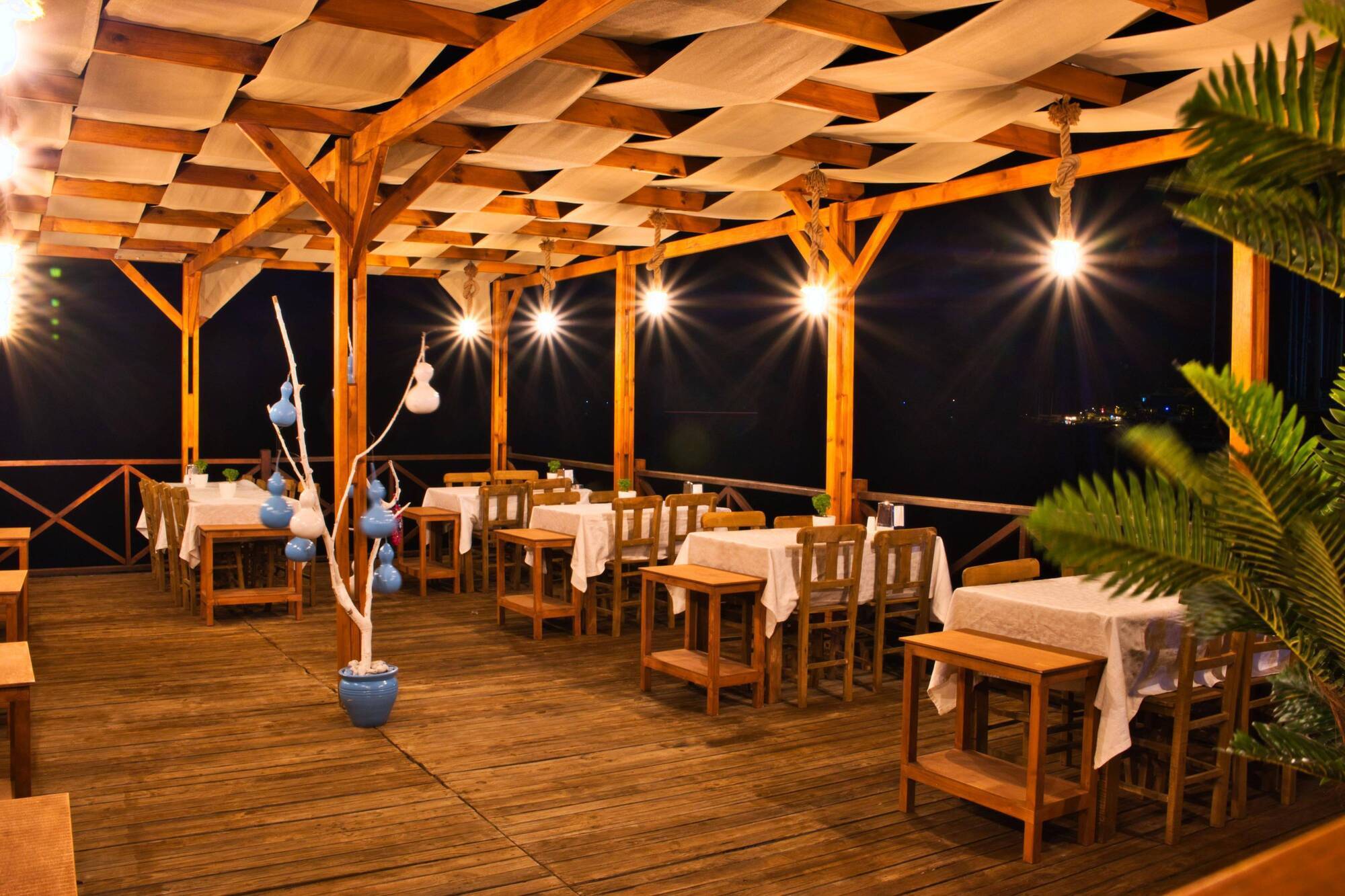 Hotel Defne Lorina 2*