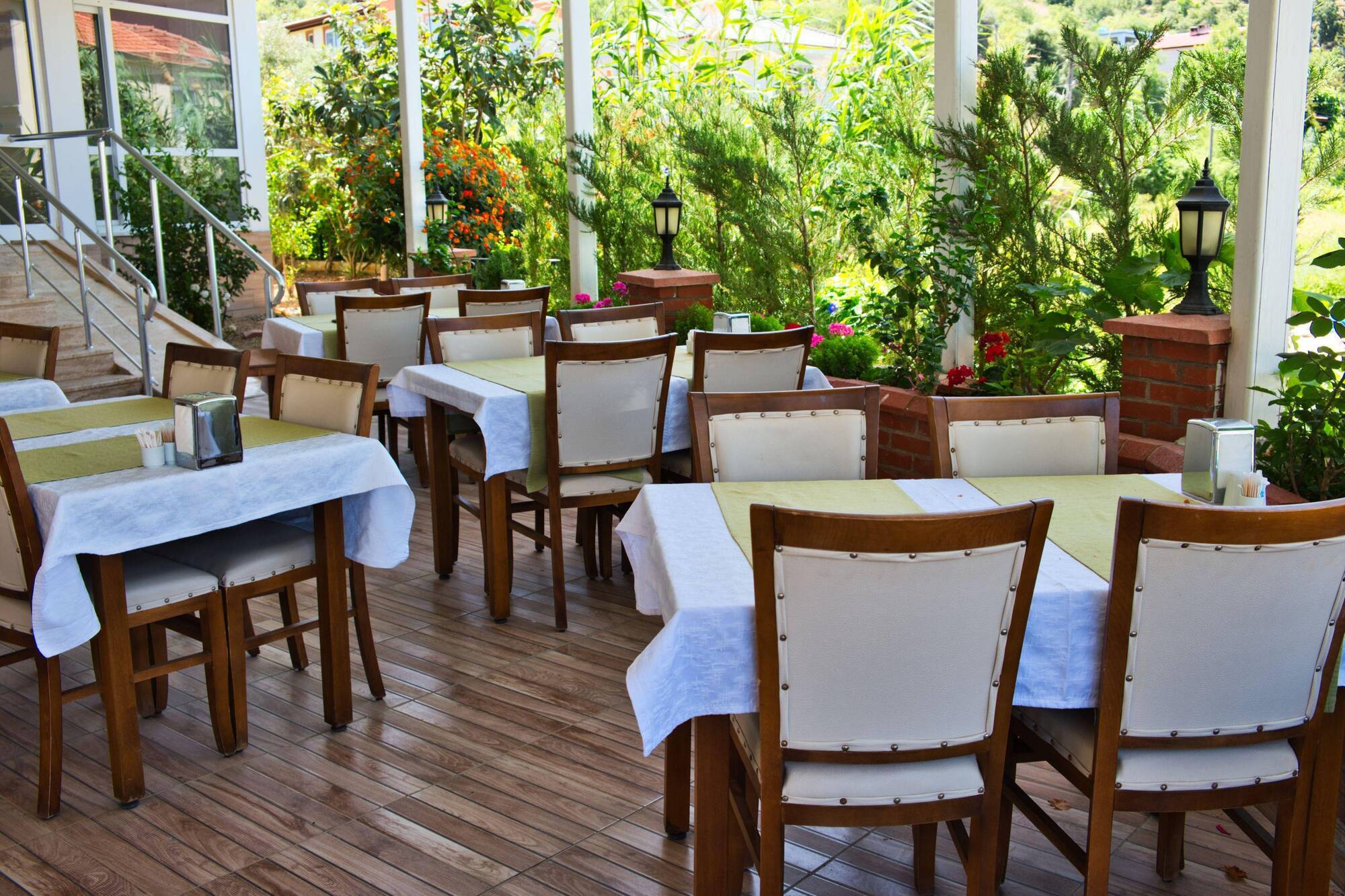 Defne Lorina Hotel