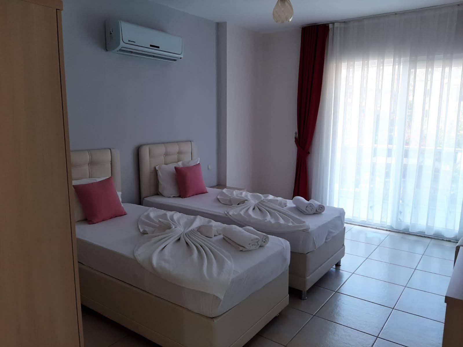 Defne Lorina Hotel